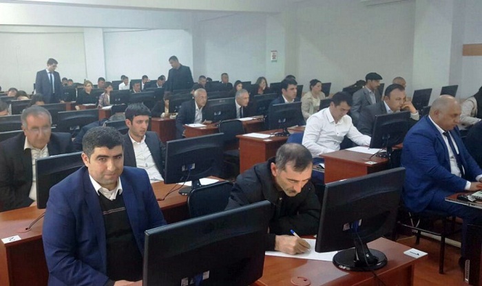 Məktəb direktoru olmaq istəyənlər imtahan verdi